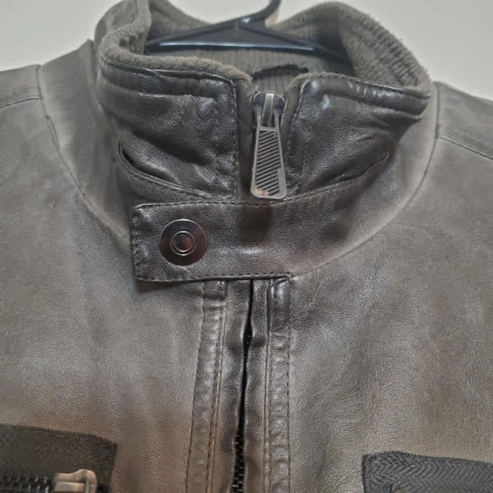 Vintage Mens Decree Faux Leather Distressed Bomber Jacket. Size Large. - Picture 7 of 11